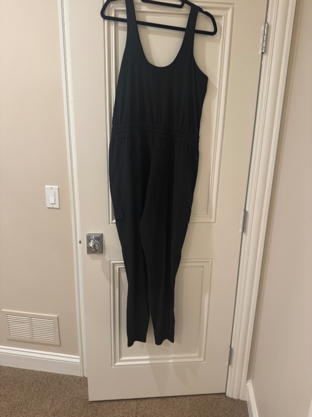 Worn 3x- in Excellent condition! $149 Black Athleta Jumpsuit 4 Pockets, Size M